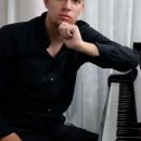Yoav Roth, piano 