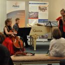 Od lewej Zofia Mikosz, Kacper Wojtyna, Joanna Galasińska - skrzypce / KKU