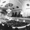 Pełna słuchaczy aula podczas przesłuchań finałowych IX Konkursu Wieniawskiego (1986). / fot. Z. Staszyszyn