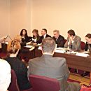 Siedzą od lewej/sitting from left: Alena Baeva, Irena Stinerman (tłumaczka/an interpreter), Maxim Vengerov, Andrzej Wituski, Andrzej Kosowski, Agata Szymczewska. 